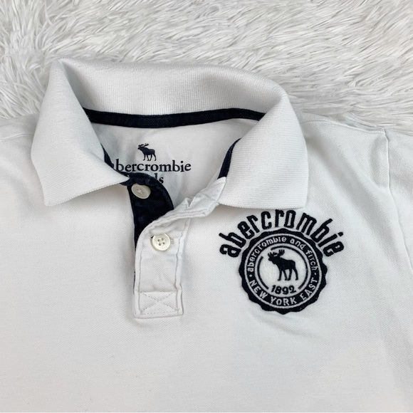 abercrombie kids short sleeve polo shirt in white - Picture 2 of 6